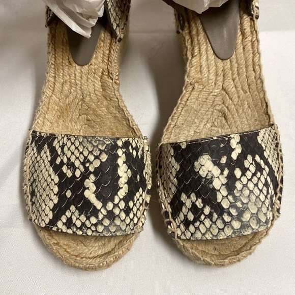 VINCE Sophie Snake Embossed Espadrille Ankle Strap Wedges Tan Size 7 - Picture 3 of 7